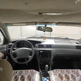 Toyota Camry 2001
