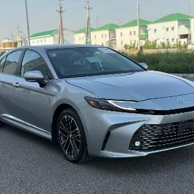 Toyota Camry 2025