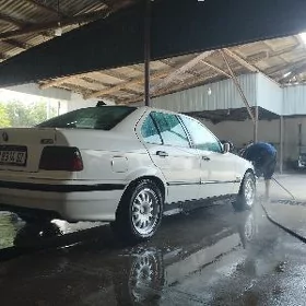 BMW 320 1992