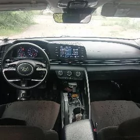 Hyundai Elantra 2021