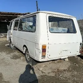 UAZ Profi 1995