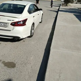 Nissan Altima 2018