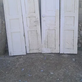 iki açylýan gapy