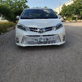 Toyota Sienna 2017