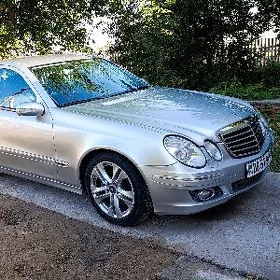 Mercedes-Benz E320 2003
