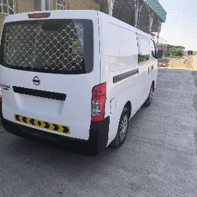 Nissan Urvan 2021