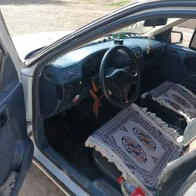 Opel Vectra 1989