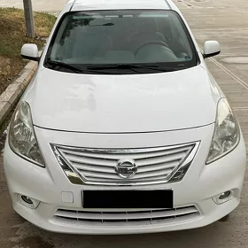 Nissan Versa 2012