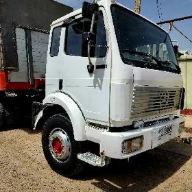 Mercedes-Benz ACTROS 3331 1995