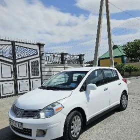 Nissan Versa 2011