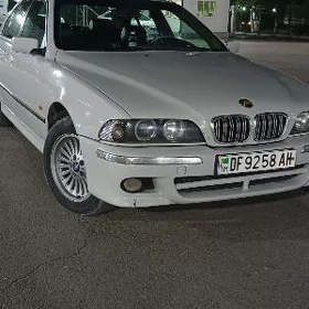 BMW E39 2000