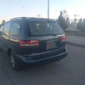 Toyota Sienna 2002