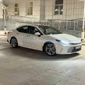 Toyota Camry 2025