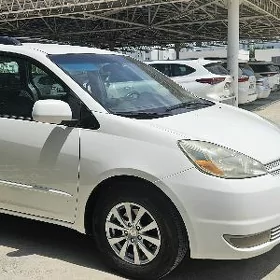 Toyota Sienna 2004
