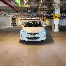 Hyundai Elantra 2012