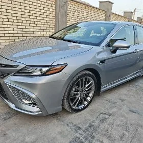 Toyota Camry 2024