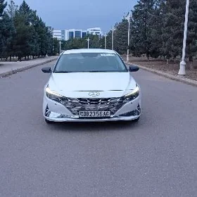 Hyundai Elantra 2022