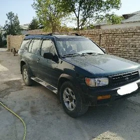 Nissan Pathfinder 1996
