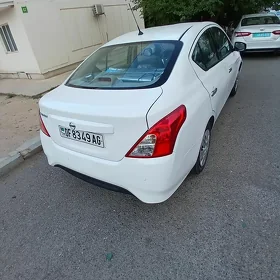 Nissan Sunny 2022