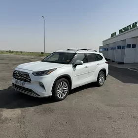 Toyota Highlander 2022