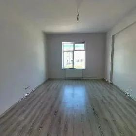 Gurtly 3kom 120m² Eyesinden