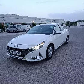 Hyundai Elantra 2023