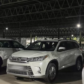 Toyota Highlander 2019