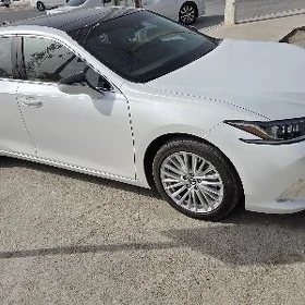 Lexus ES 350 2023