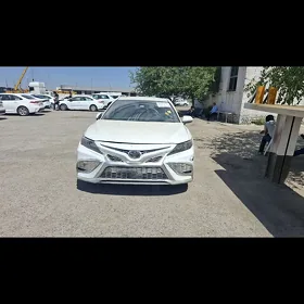Toyota Camry 2021