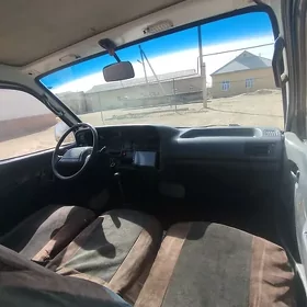 Toyota Hiace 1998
