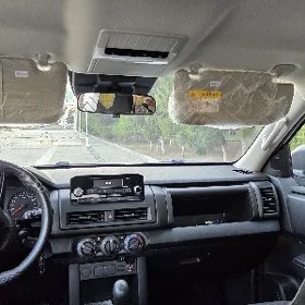 Mitsubishi L200 2025