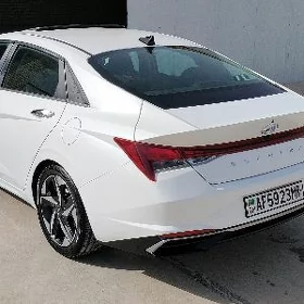 Hyundai Elantra 2022