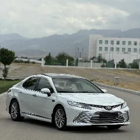 Toyota Camry 2023