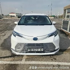 Toyota Sienna 2021