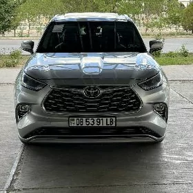 Toyota Highlander 2021