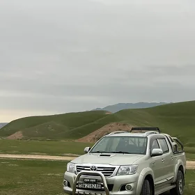 Toyota Hilux 2013
