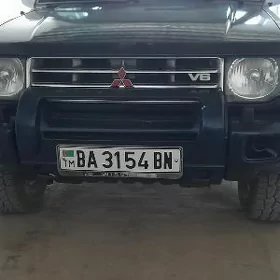 Mitsubishi Pajero 1999