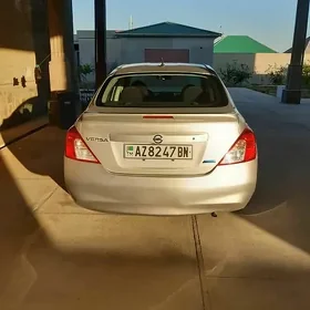 Nissan Versa 2013