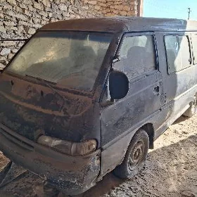 Hyundai H-1 1996