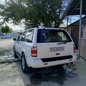 Nissan Pathfinder 2003