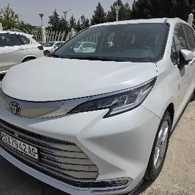 Toyota Sienna 2024