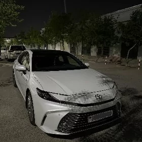Toyota Camry 2025