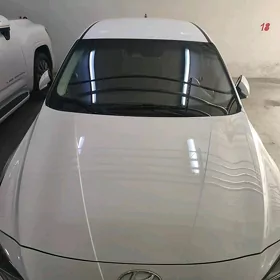 Hyundai Elantra 2022