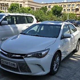 Toyota Camry 2017