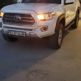 Toyota Tacoma 2017