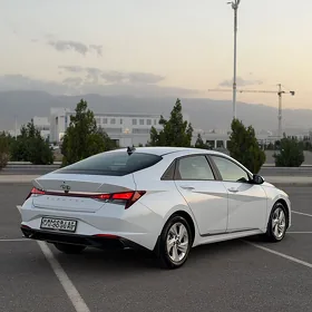 Hyundai Elantra 2021