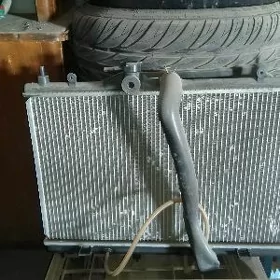 NISSAN VERSA RADIATOR.