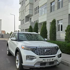 Ford Explorer 2023
