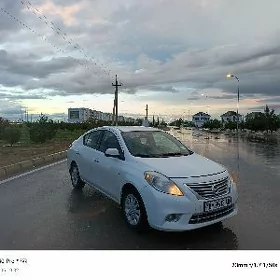 Nissan Versa 2012