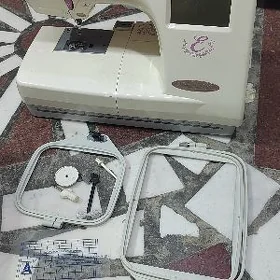 Janome  yaka maşynka